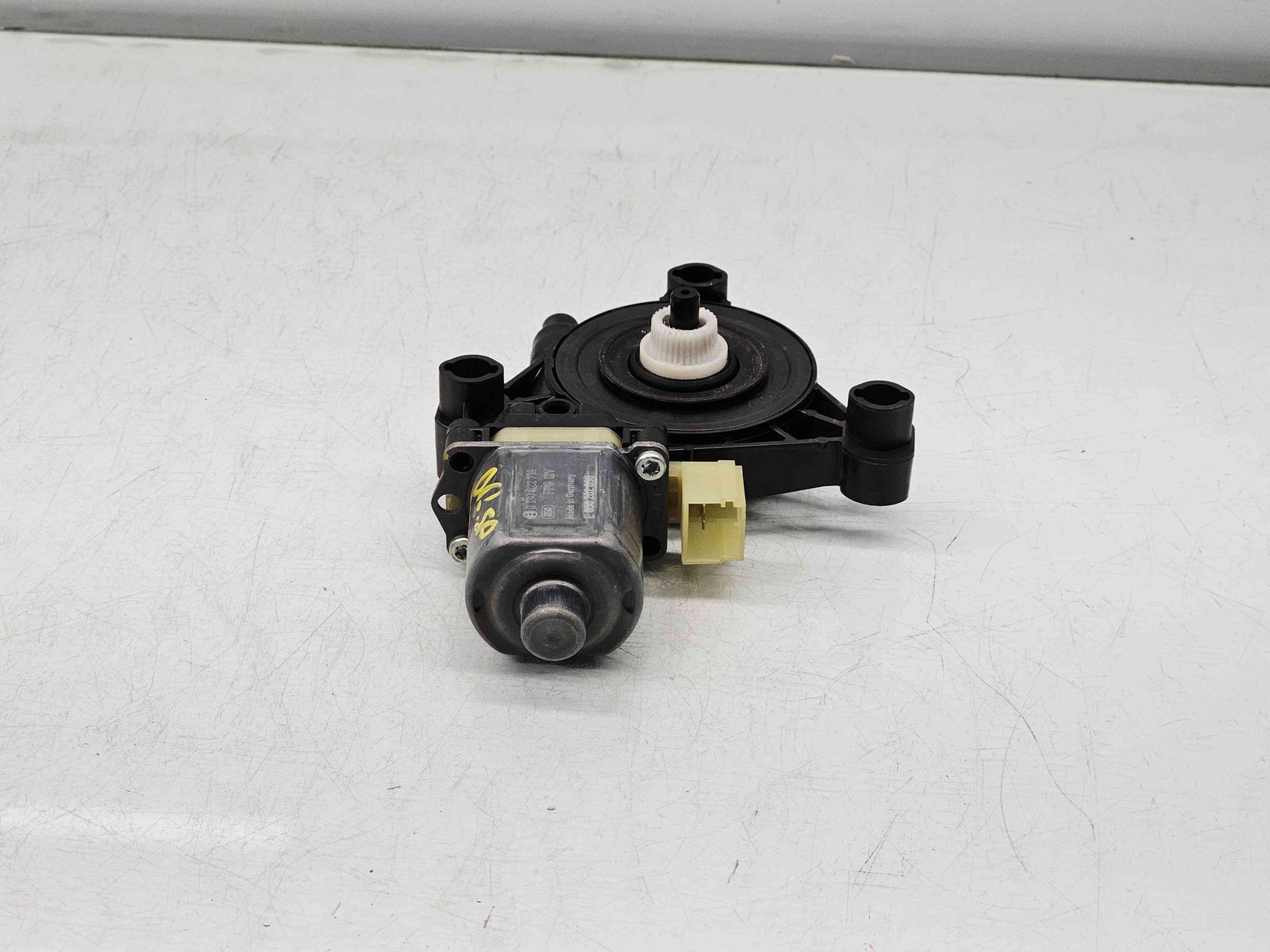 Motoras geam dreapta spate Skoda Superb III Combi (3V5) [Fabr 2015-2024] 5Q0959802A - imagine 3