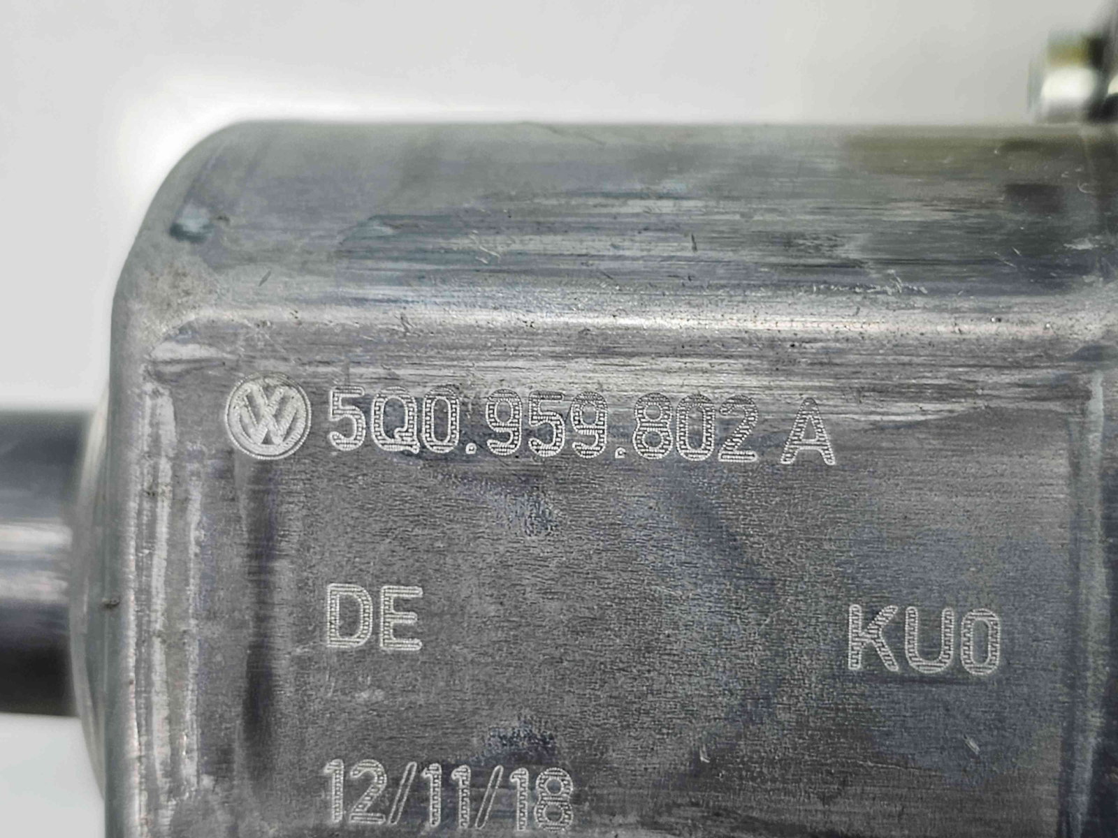 Motoras geam dreapta spate Skoda Superb III Combi (3V5) [Fabr 2015-2024] 5Q0959802A - imagine 4