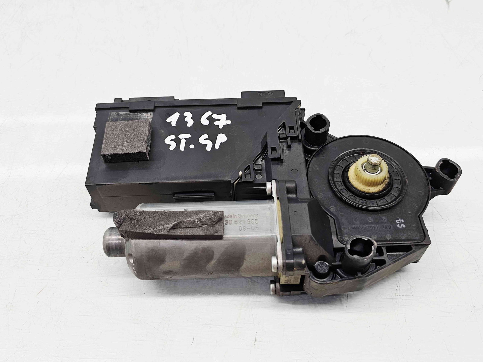 Motoras geam stanga spate Volkswagen Phaeton (3D) [Fabr 2002-2016] 3D0959703K