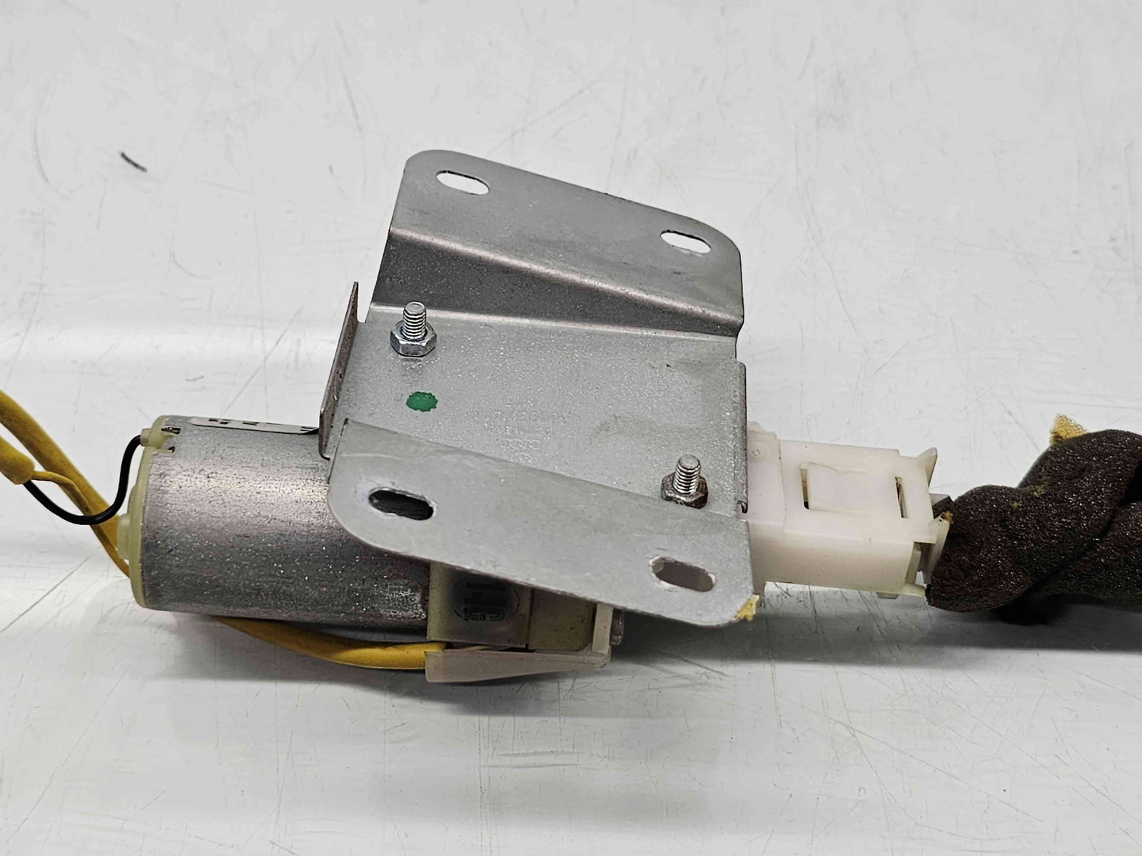 Centura stanga fata Volkswagen Phaeton (3D) [Fabr 2002-2016] 3D7857819C - imagine 3