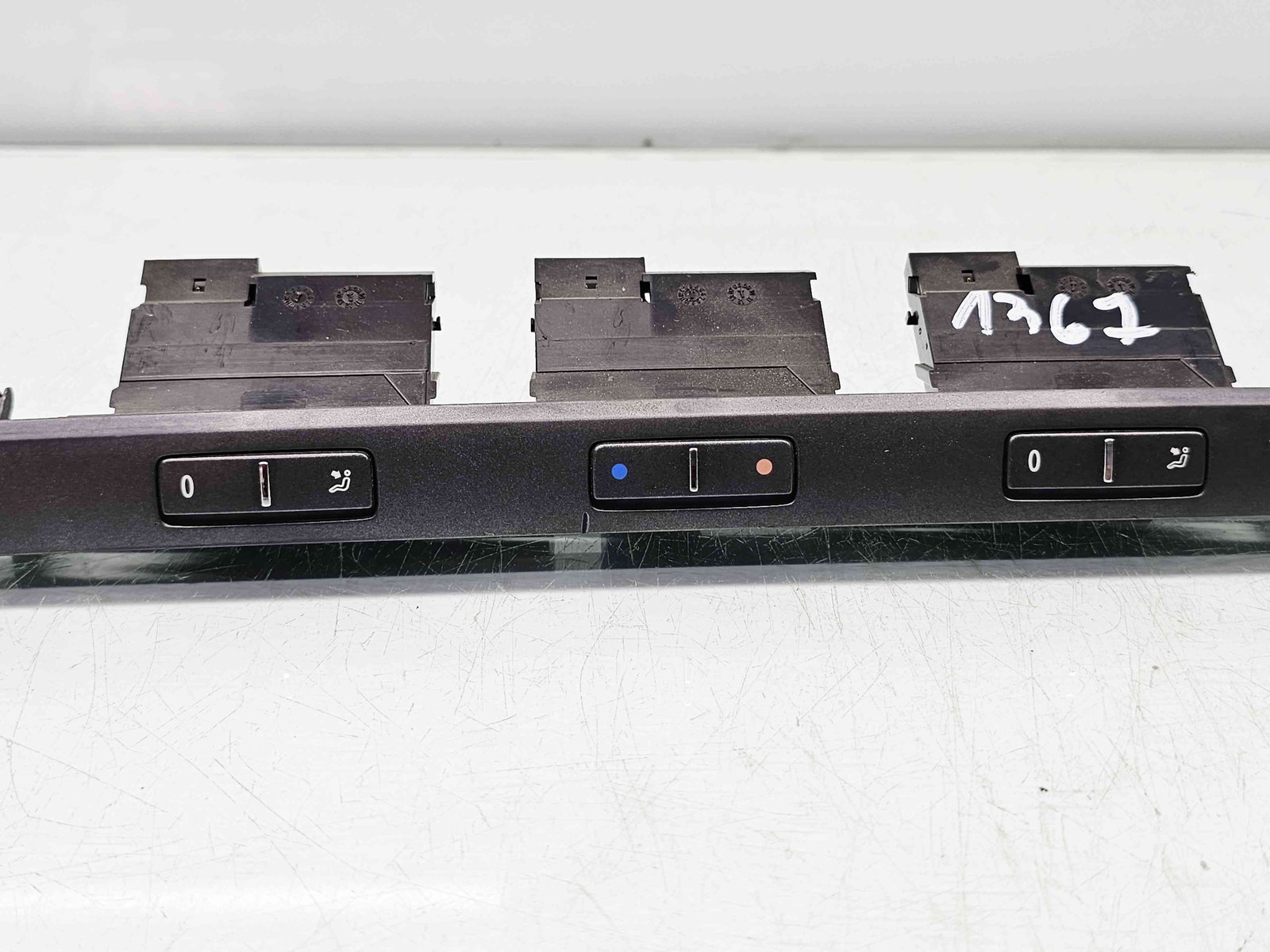 Trimuri bord Volkswagen Phaeton (3D) [Fabr 2002-2016] 3D1858336E - imagine 2