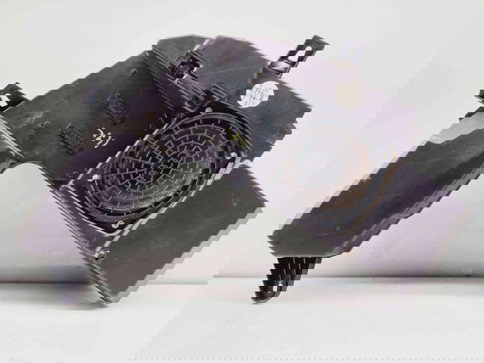   Subwoofer Audi A4 (8E5, B6) Avant [Fabr 2001-2004] 8E9035382