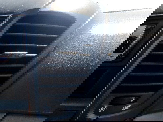 Grila aerisire centrala dreapta KIA Sorento 1 [Fabr 2002-2009] 2.5 CRDI D4CB 125KW / 170CP