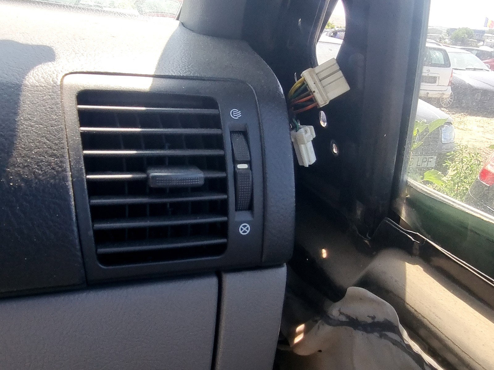 Grila aerisire dreapta KIA Sorento 1 [Fabr 2002-2009] 2.5 CRDI D4CB 125KW / 170CP