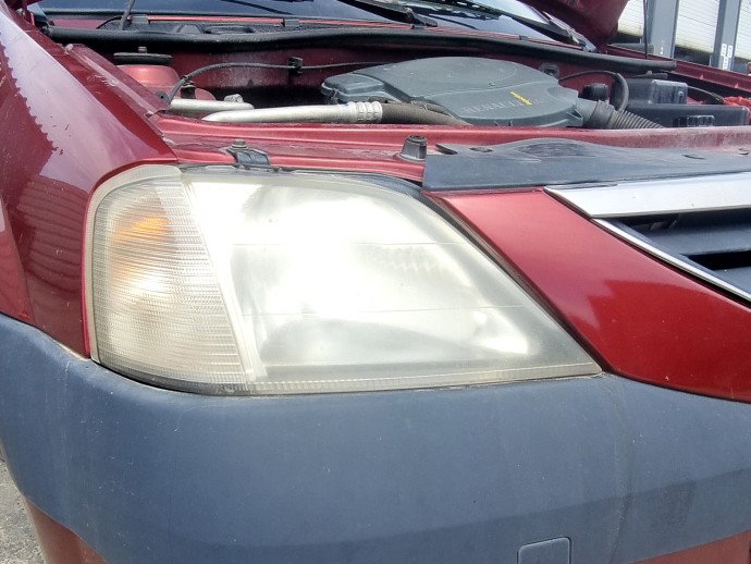 Far dreapta Dacia Logan (LS) [Fabr 2004-2012] 1.4 Benz K7J710 55KW / 75CP