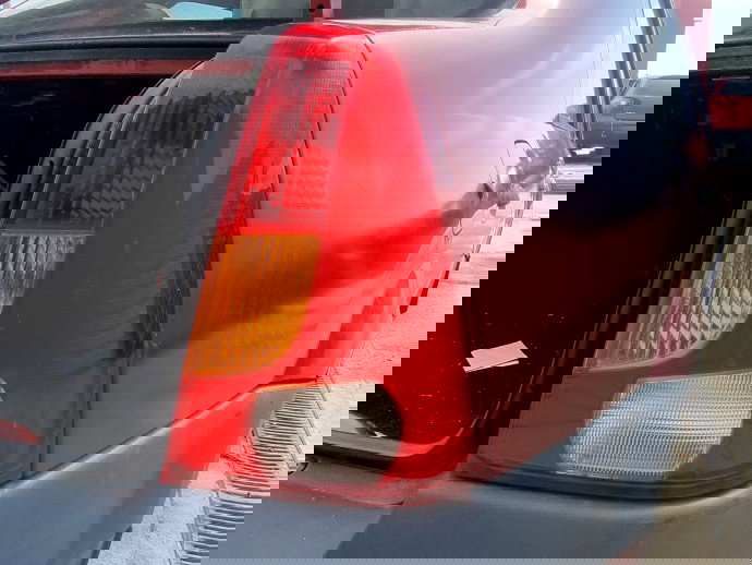 Stop aripa dreapta Dacia Logan (LS) [Fabr 2004-2012] 1.4 Benz K7J710 55KW / 75CP