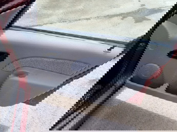 Tapiterie usa stanga fata Dacia Logan (LS) [Fabr 2004-2012] 1.4 Benz K7J710 55KW / 75CP