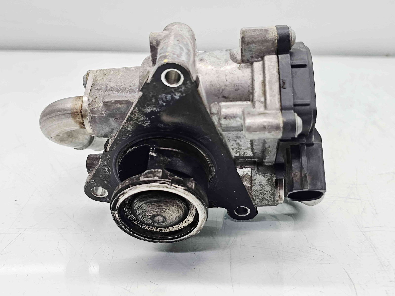 Supapa EGR Volkswagen Passat B8 (3G2) [Fabr 2015-prezent] 04L131501R 2.0 TDI DFGA 110KW / 150CP - imagine 4