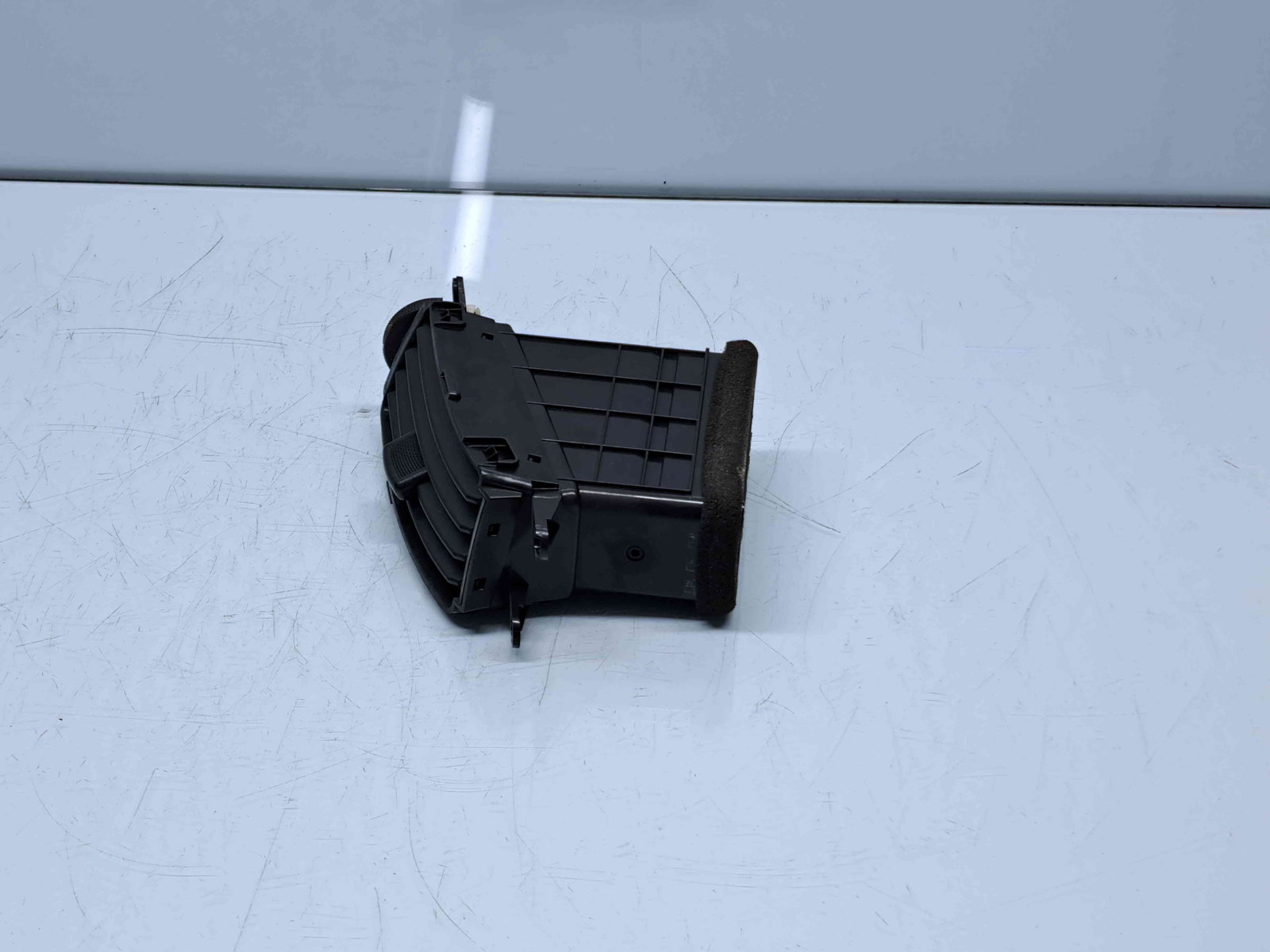 Grila aerisire centrala Hyundai i30 (FD) [Fabr 2007-2012] 9741-2L000 - imagine 1