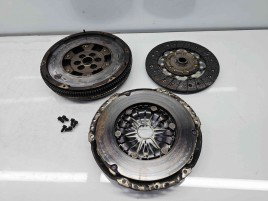 Kit ambreiaj volanta masa dubla Skoda Superb III Combi (3V5) [Fabr 2015-2024] 124069710 2.0 TDI DFGA 110KW / 150CP