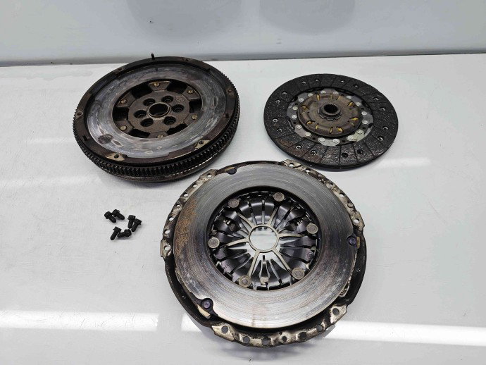 Kit ambreiaj volanta masa dubla Skoda Superb III Combi (3V5) [Fabr 2015-2024] 124069710 2.0 TDI DFGA 110KW / 150CP