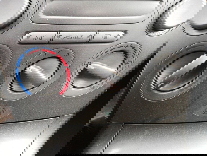 Panou clima Mazda 6 2.0 benz LF17-104 KW OEM 2002-2007