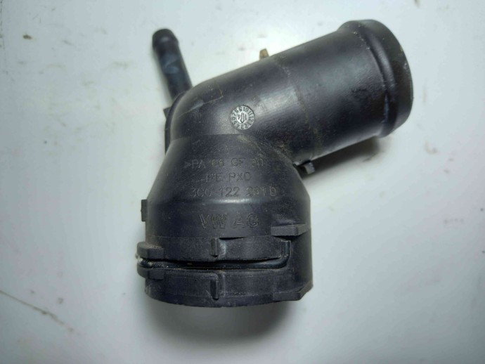 Distribuitor apa 3C0122291D Skoda Octavia 1.6 CLHA 2012-2022