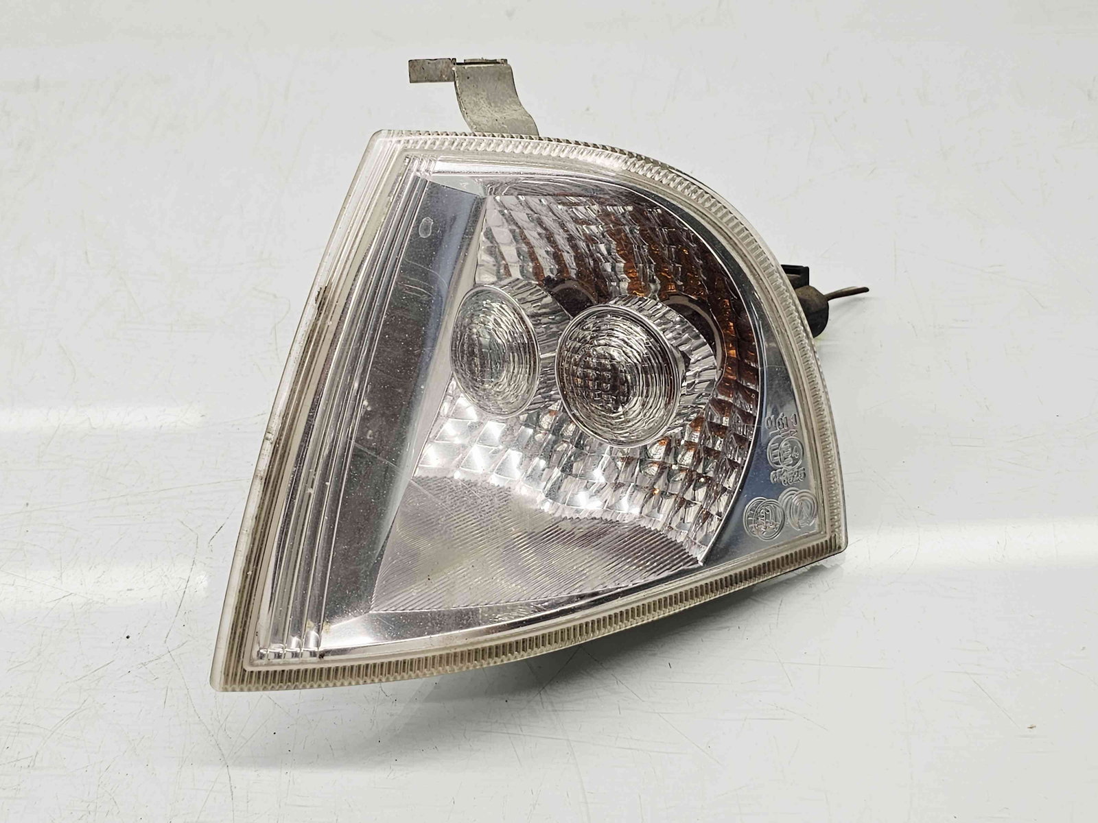 Semnalizare aripa stanga Skoda Octavia 1 Combi (1U5) [Fabr 1998-2010] 1U0953049 - imagine 1