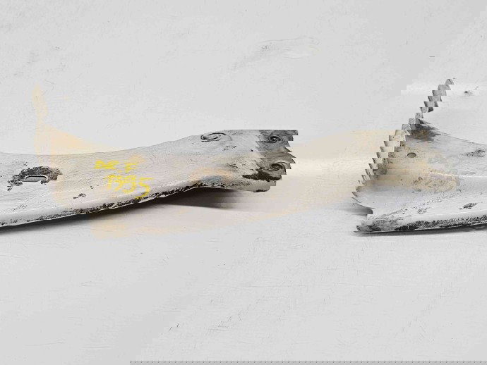 Suport aripa dreapta fata Skoda Superb III Combi (3V5) [Fabr 2015-2024] 3V0821142