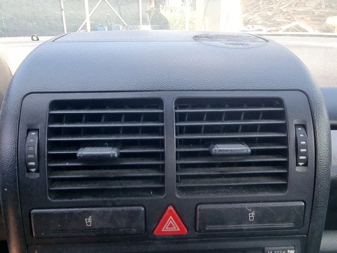 Grila aerisire centrala AUDI A2 (8Z0) [Fabr 2000-2005] 1.4 TDI ATL 66KW / 90CP