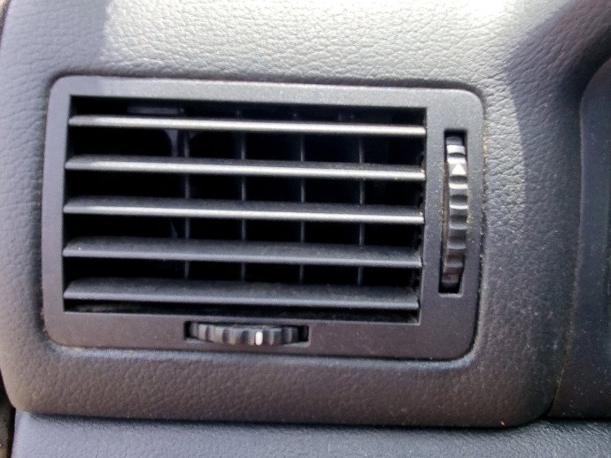 Grila aerisire stanga Skoda Octavia 1 Combi (1U5) [Fabr 1998-2010] 1.6 BENZ BFQ 75KW / 102CP