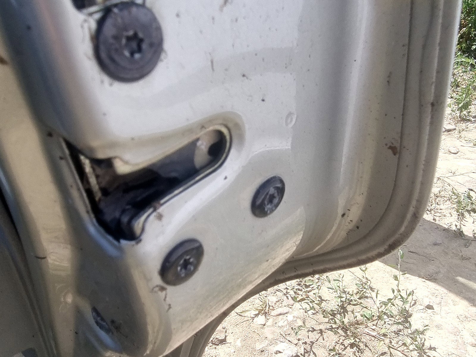 Broasca usa dreapta spate Dacia Logan (LS) [Fabr 2004-2012] 1.6 B K7M-F7 64KW / 87CP