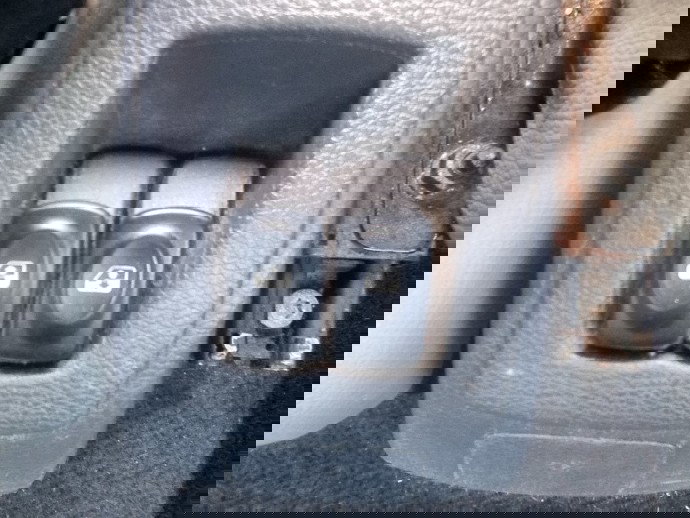 Buton geam dreapta spate Dacia Logan (LS) [Fabr 2004-2012] 1.6 B K7M-F7 64KW / 87CP