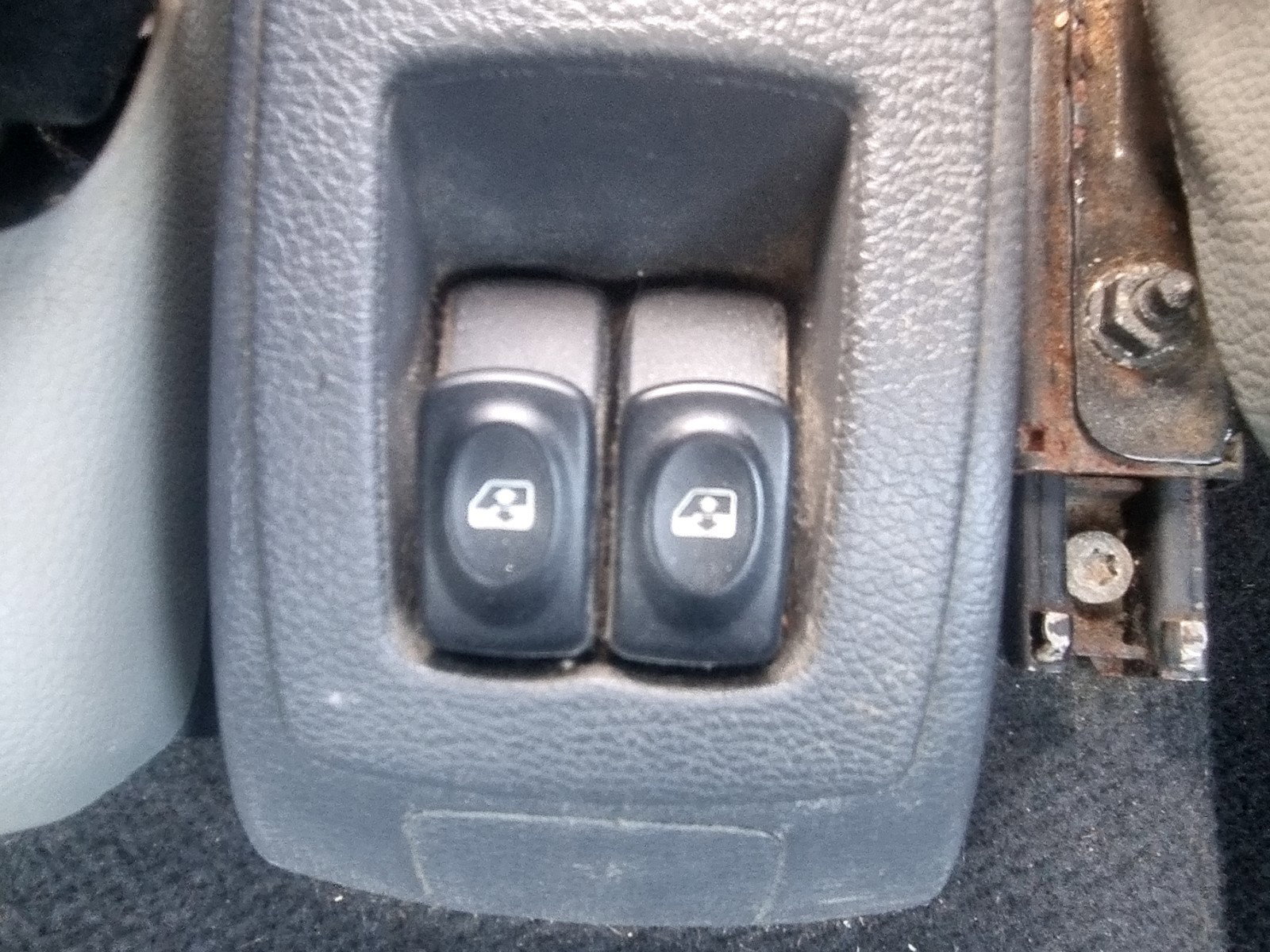 Buton geam dreapta spate Dacia Logan (LS) [Fabr 2004-2012] 1.6 B K7M-F7 64KW / 87CP