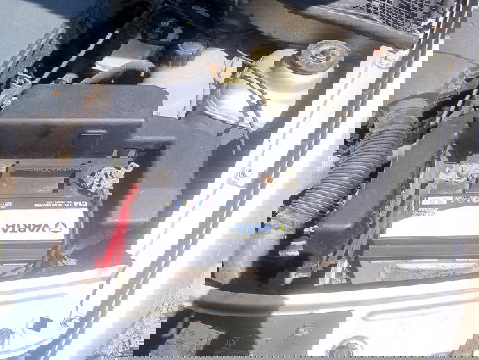 Capac carcasa ECU Dacia Logan (LS) [Fabr 2004-2012] 1.6 B K7M-F7 64KW / 87CP