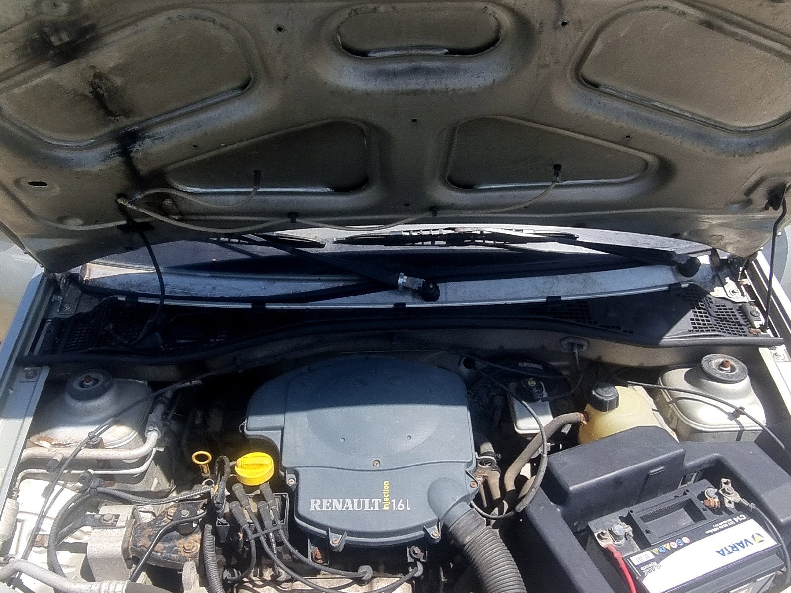 Grila stergator parbriz Dacia Logan (LS) [Fabr 2004-2012] 1.6 B K7M-F7 64KW / 87CP