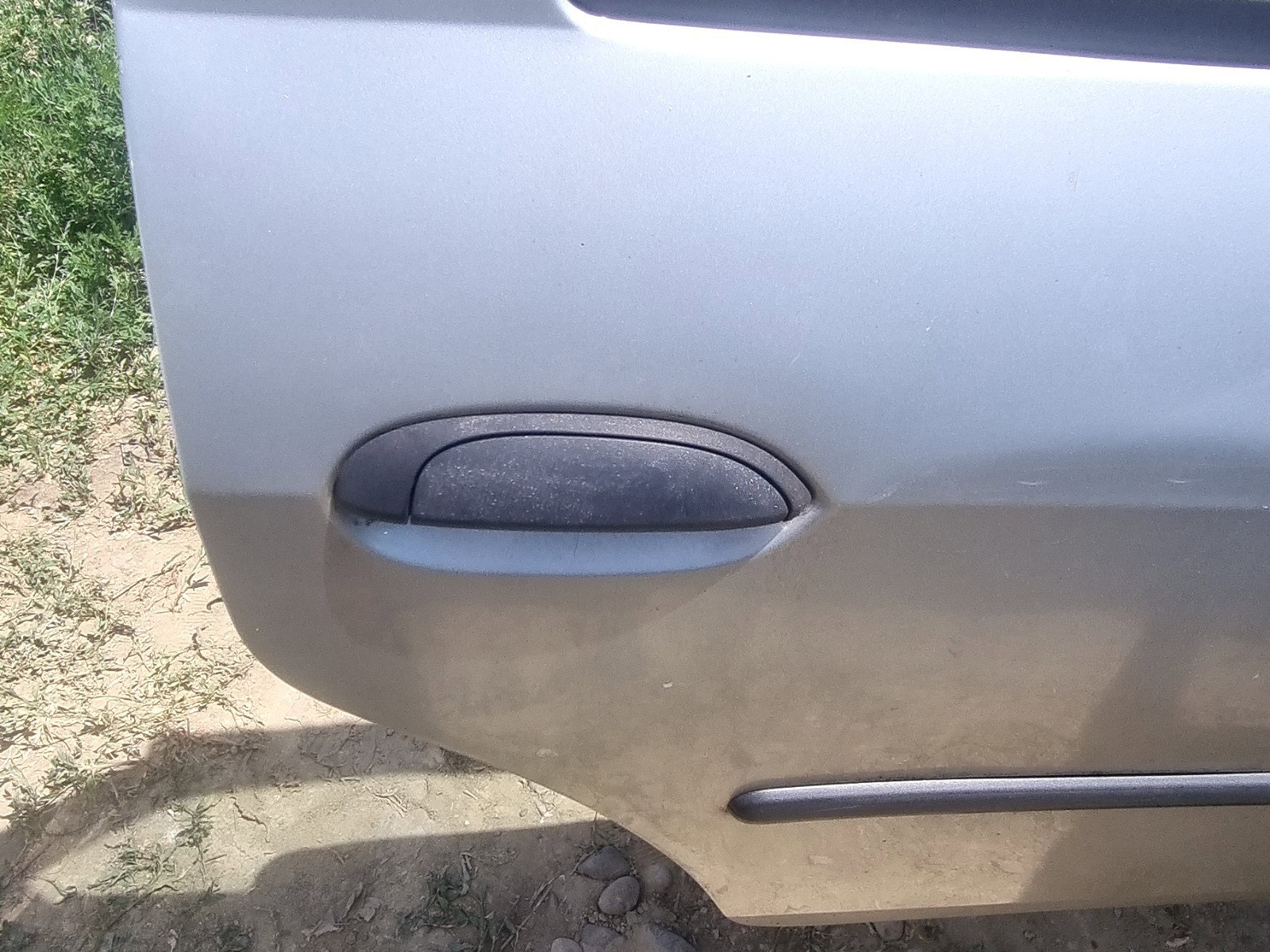 Maner usa dreapta spate Dacia Logan (LS) [Fabr 2004-2012] 1.6 B K7M-F7 64KW / 87CP