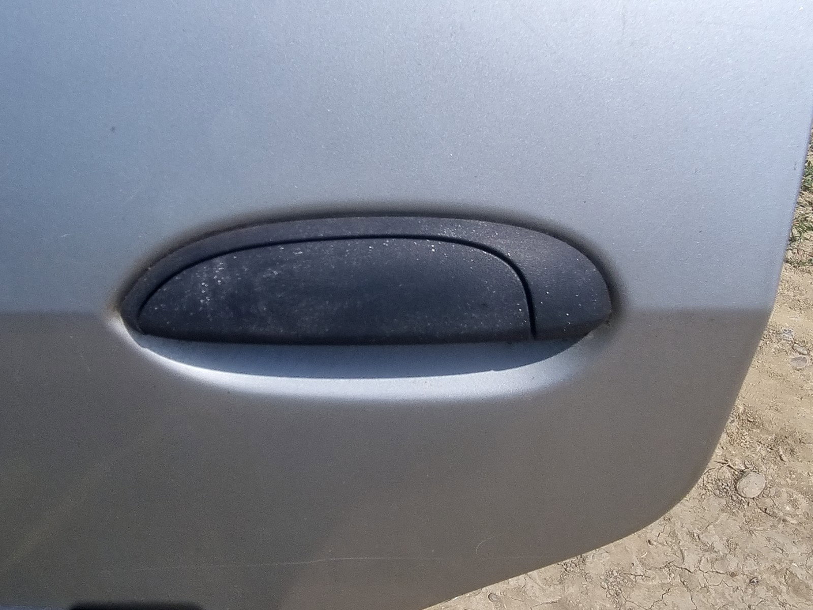 Maner usa stanga spate Dacia Logan (LS) [Fabr 2004-2012] 1.6 B K7M-F7 64KW / 87CP