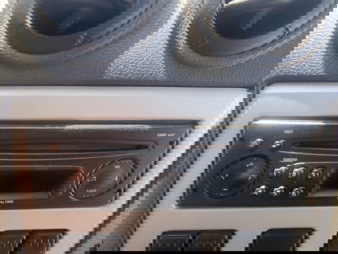 Radio CD Dacia Logan (LS) [Fabr 2004-2012] 1.6 B K7M-F7 64KW / 87CP