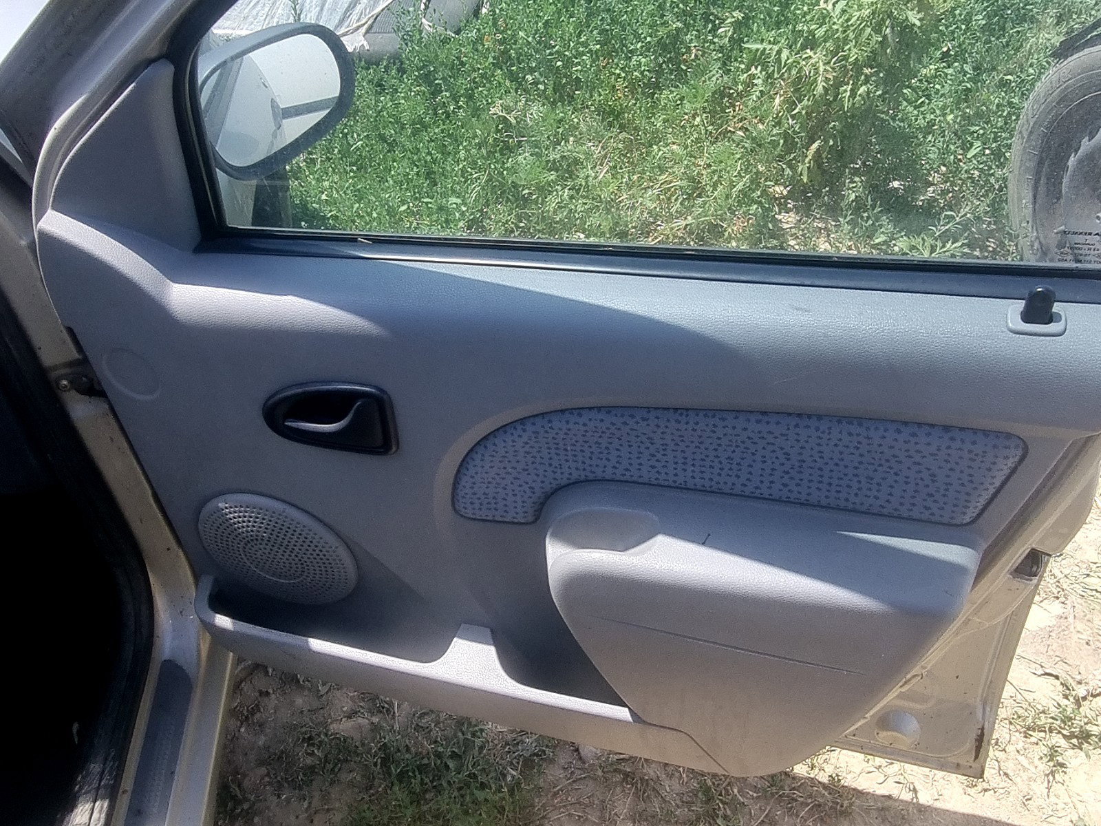 Tapiterie usa dreapta fata Dacia Logan (LS) [Fabr 2004-2012] 1.6 B K7M-F7 64KW / 87CP