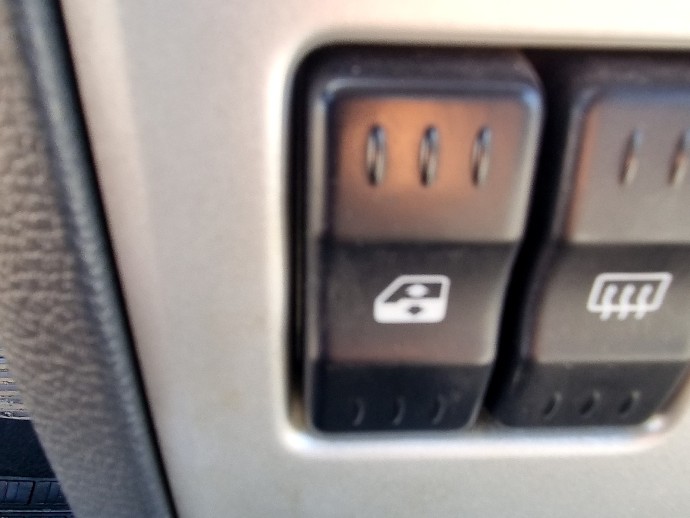 Buton geam stanga fata Dacia Logan (LS) [Fabr 2004-2012] 48KW / 65CP