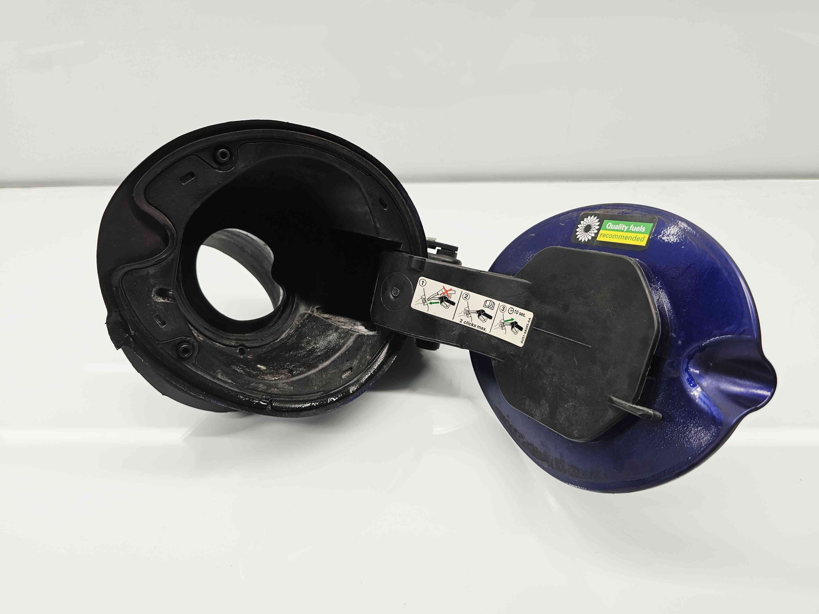 Capac rezervor Ford Kuga II [Fabr 2012-prezent] DEEP IMPACT BLUE - imagine 2