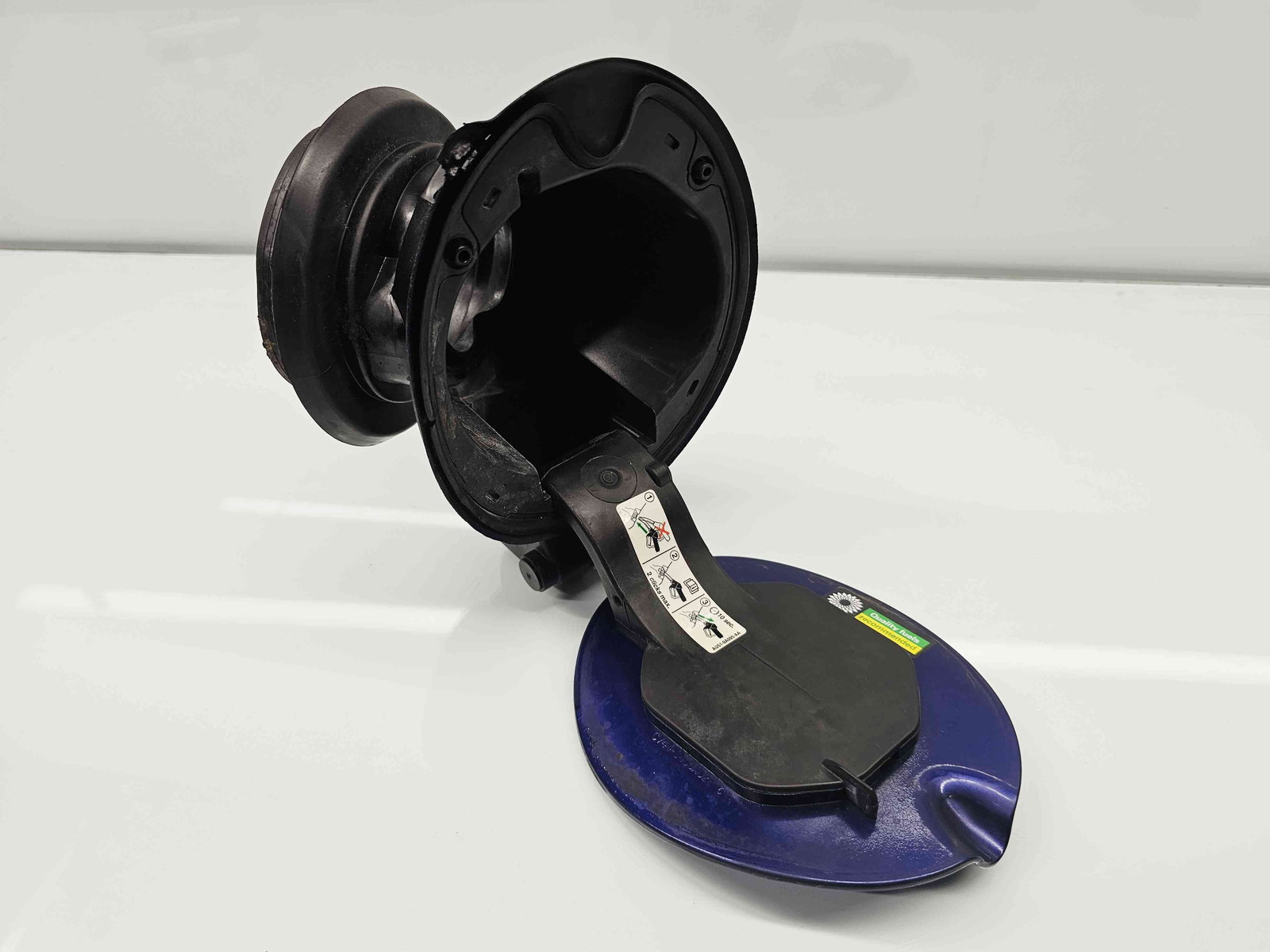 Capac rezervor Ford Kuga II [Fabr 2012-prezent] DEEP IMPACT BLUE - imagine 4