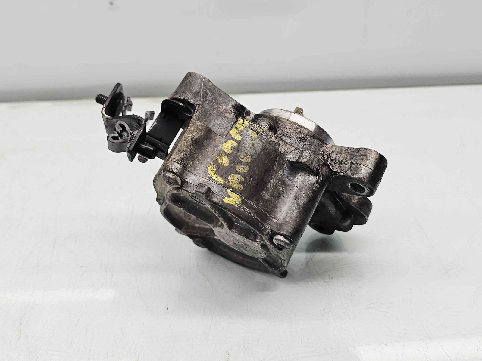 Pompa vacuum Peugeot 407 [Fabr 2004-2010] D165-1A11020 2.0 HDI RHR 100KW / 136CP - imagine 1