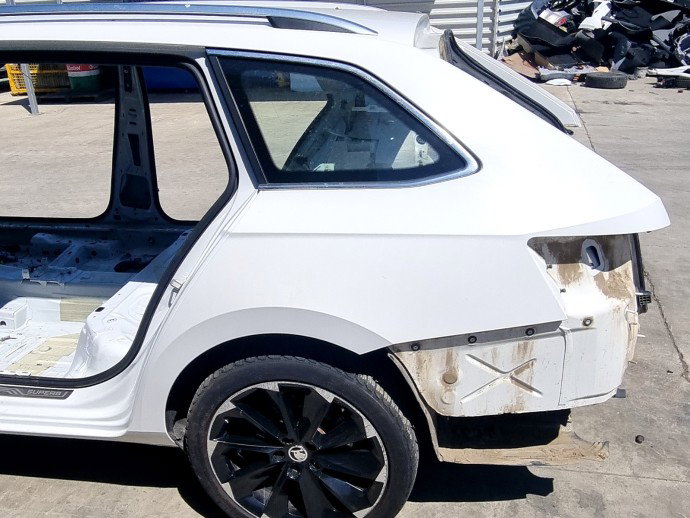 Aripa stanga spate Skoda Superb III Combi (3V5) [Fabr 2015-2024] 2.0 TDI DFGA 110 KW / 150 CP