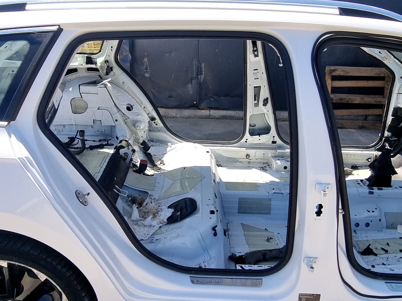 Cheder usa dreapta spate Skoda Superb III Combi (3V5) [Fabr 2015-2024] 2.0 TDI DFGA 110 KW / 150 CP