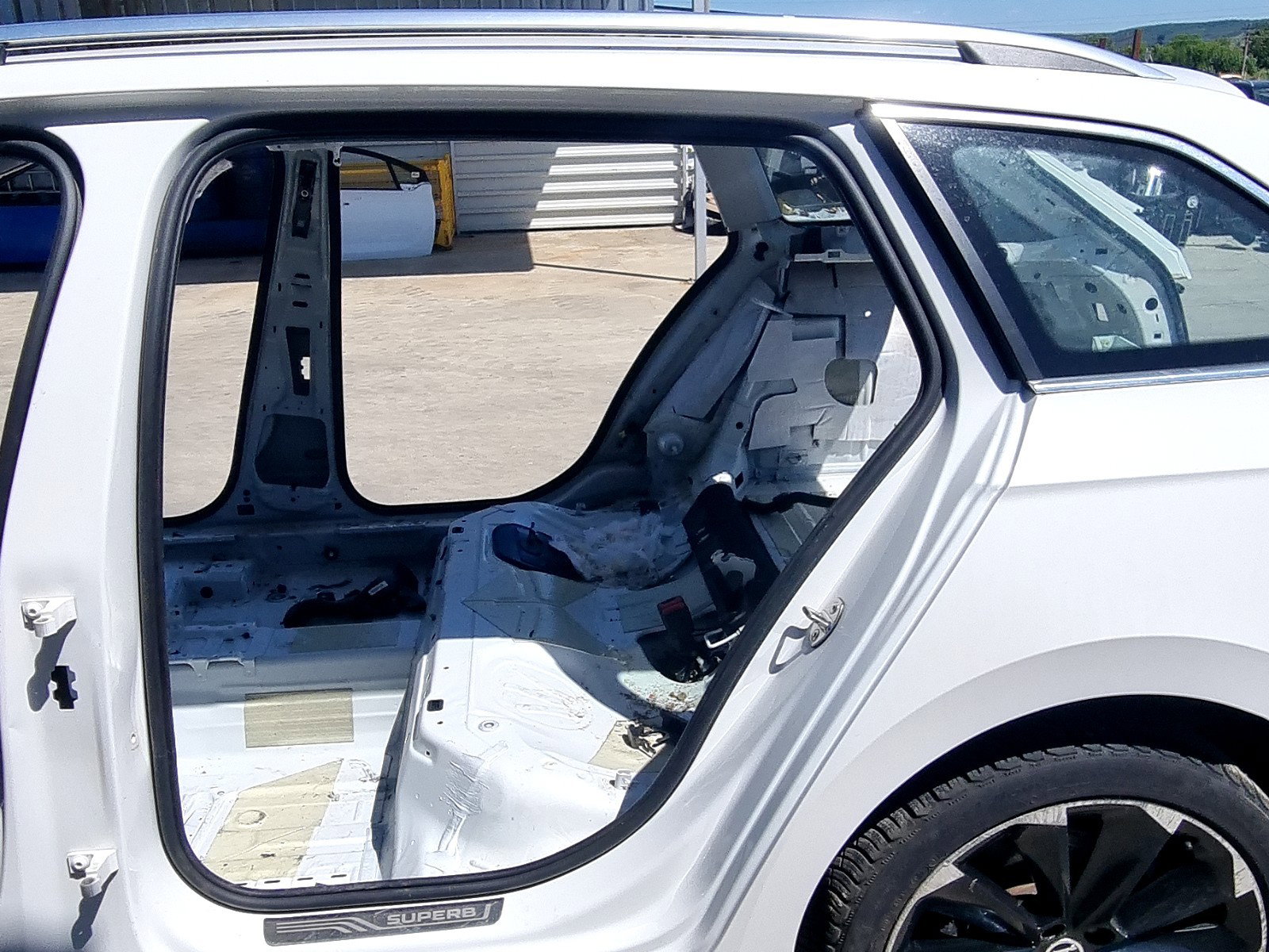 Cheder usa stanga spate Skoda Superb III Combi (3V5) [Fabr 2015-2024] 2.0 TDI DFGA 110 KW / 150 CP