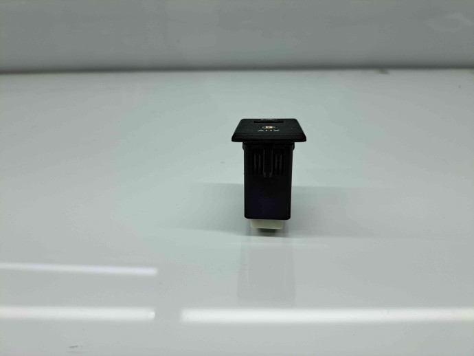  Conector auxiliar USB Nissan X-Trail (T32) [Fabr 2013-prezent] 795405004