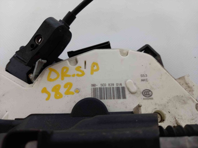 Broasca usa dreapta spate 5E0839016 Skoda Octavia 1.6 CLHA 2012-2022