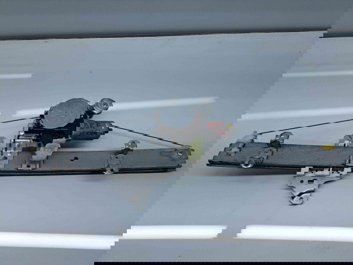 Macara electrica geam dreapta fata Nissan X-Trail (T32) [Fabr 2013-prezent] 807304CA1A