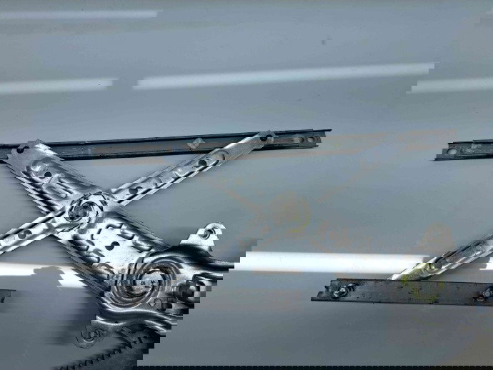 Macara electrica geam dreapta spate Nissan X-Trail (T32) [Fabr 2013-prezent] 827301BA0A