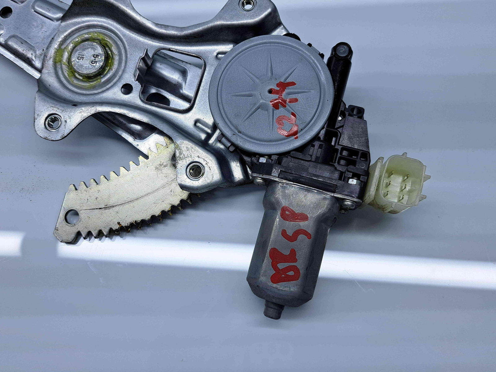 Macara electrica geam dreapta spate Nissan X-Trail (T32) [Fabr 2013-prezent] 827301BA0A - imagine 5