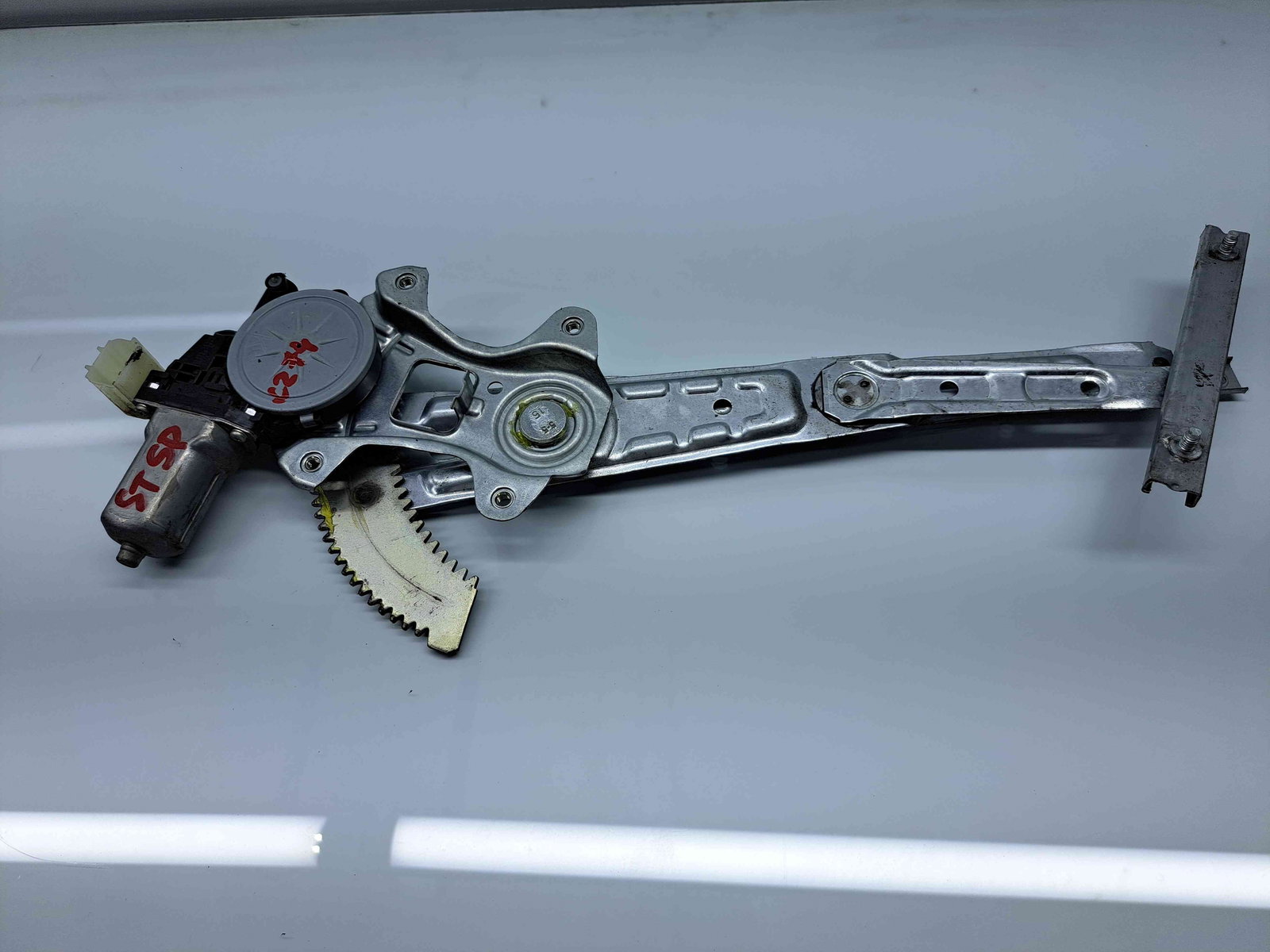 Macara electrica geam stanga spate Nissan X-Trail (T32) [Fabr 2013-prezent] 827311BA0A - imagine 2