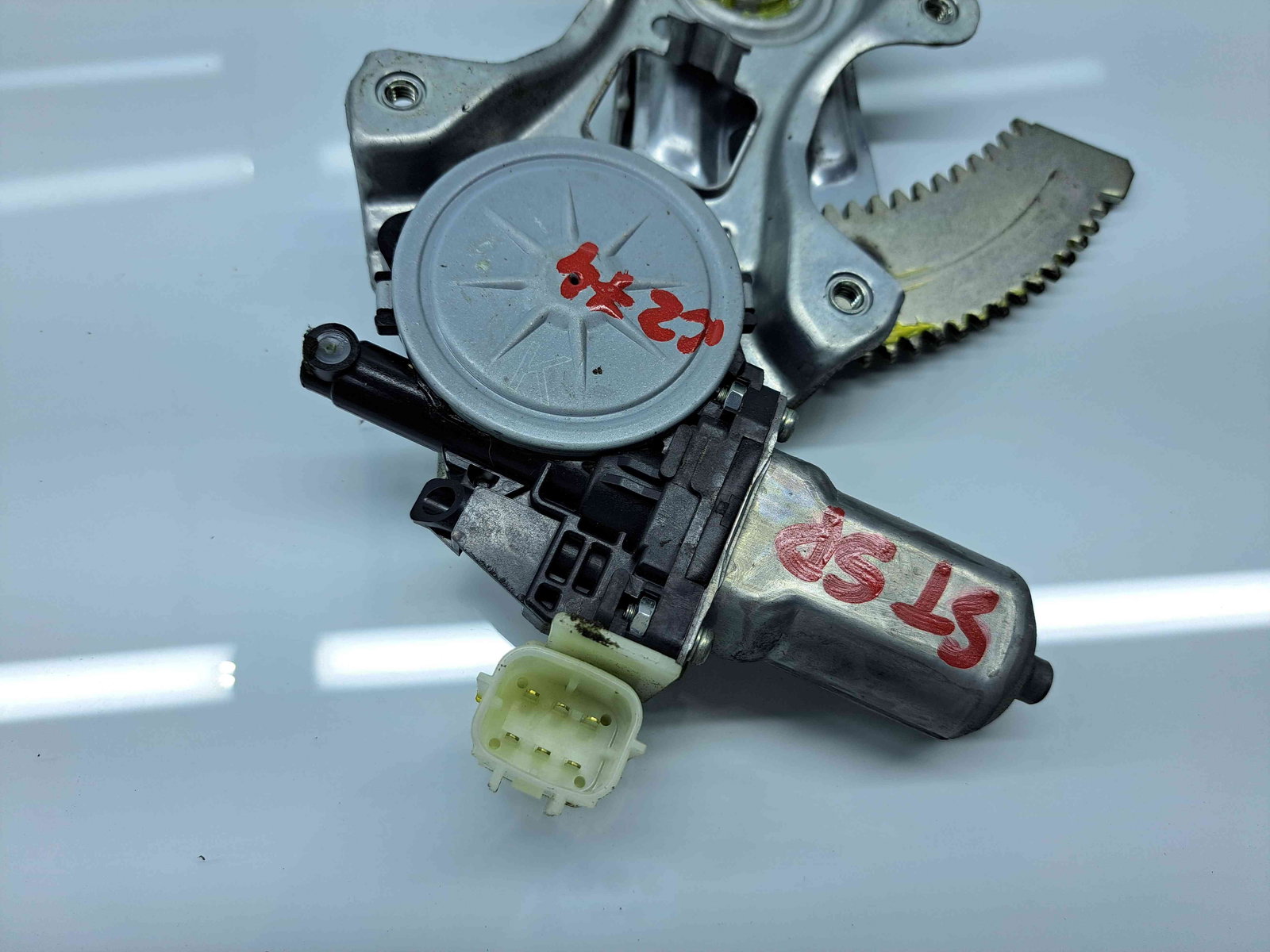 Macara electrica geam stanga spate Nissan X-Trail (T32) [Fabr 2013-prezent] 827311BA0A - imagine 3