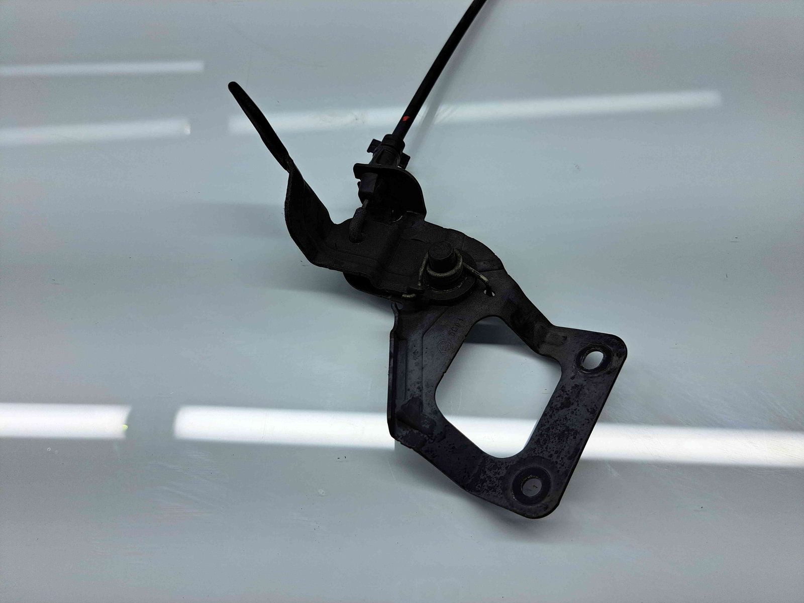 Maner deschidere capota Nissan X-Trail (T32) [Fabr 2013-prezent] OEM - imagine 2