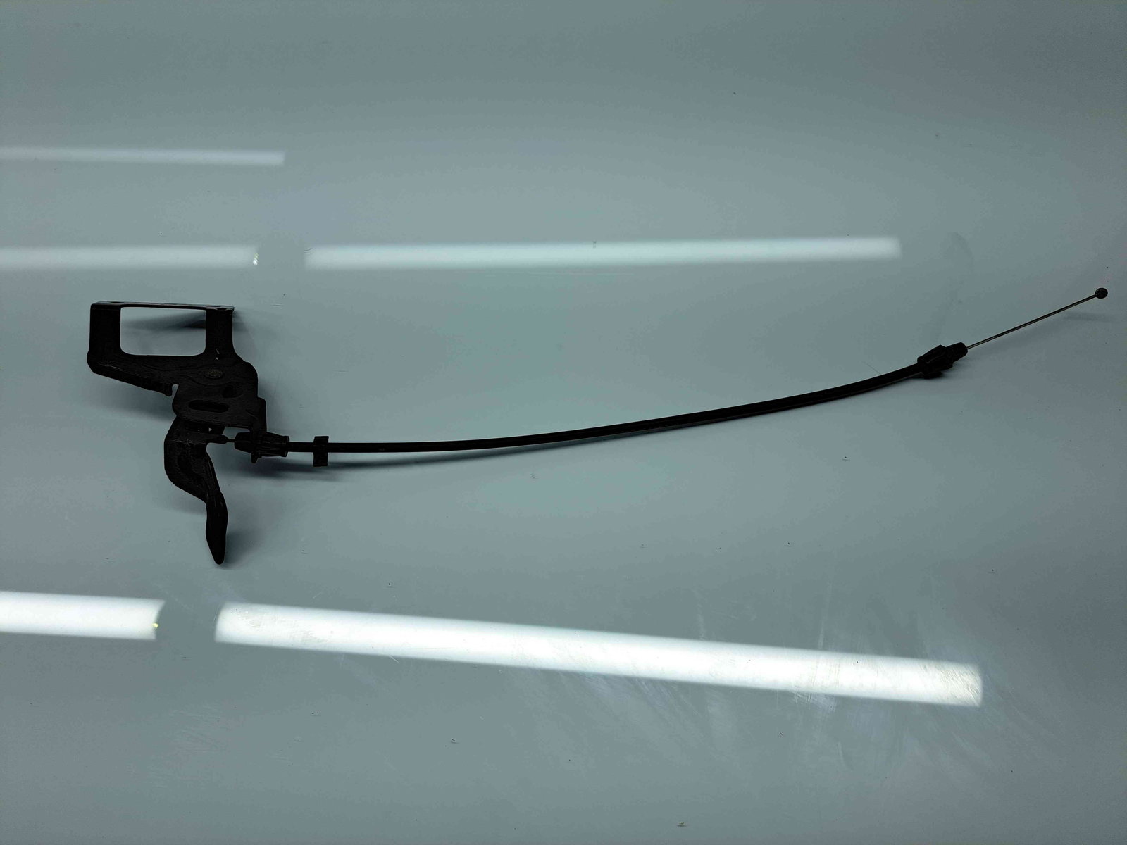 Maner deschidere capota Nissan X-Trail (T32) [Fabr 2013-prezent] OEM - imagine 3