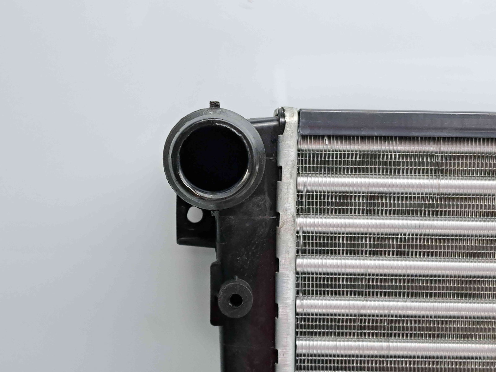 Radiator apa Volkswagen Golf 5 Variant (1K5) [Fabr 2007-2009] OEM 1.9 TDI BLS 77KW / 105CP - imagine 4