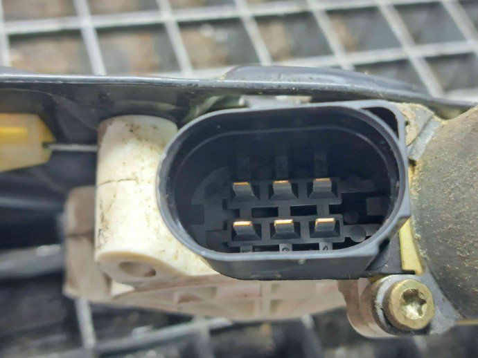 Macara electrica geam dreapta spate Bmw 5 (E60) [Fabr 2004-2010] 7034388