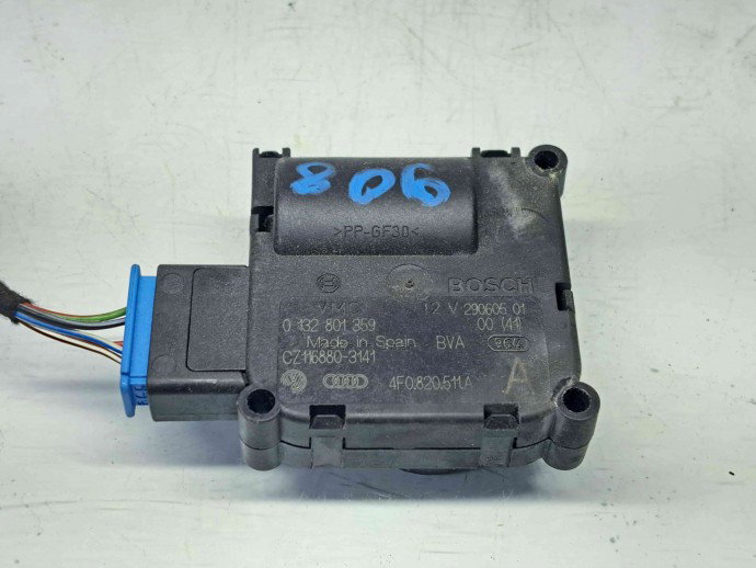  Motoras clapeta aeroterma bord Audi A6 (4F2, C6) [Fabr 2004-2010] 4F0820511A