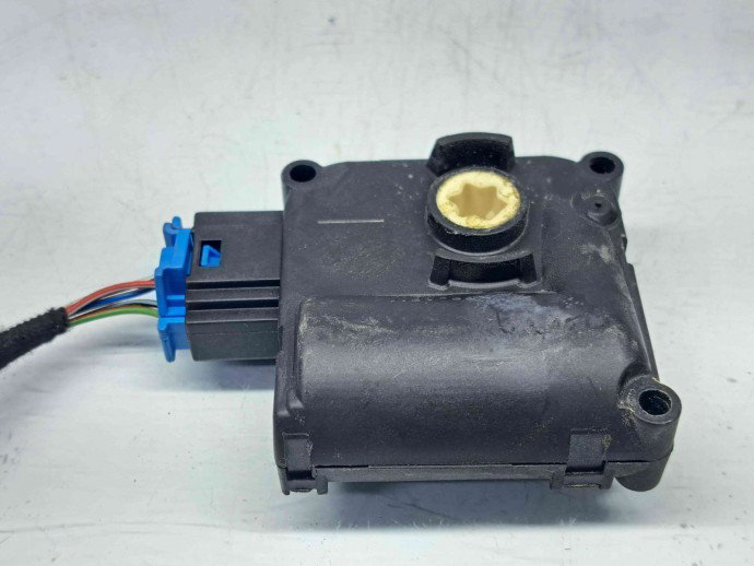  Motoras clapeta aeroterma bord Audi A6 (4F2, C6) [Fabr 2004-2010] 4F0820511A